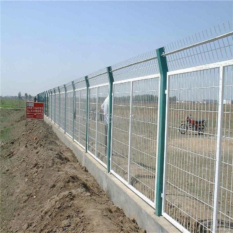 圈地護(hù)欄網(wǎng) 圈地護(hù)欄網(wǎng)