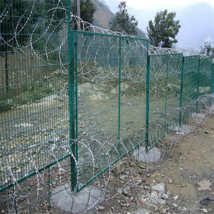 水源地防銹鐵絲網防腐處理圖片1 水源地防銹鐵絲網防腐處理圖片1