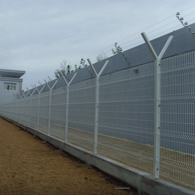 鋼網(wǎng)墻監(jiān)獄隔離網(wǎng)要求圖片4 鋼網(wǎng)墻監(jiān)獄隔離網(wǎng)要求圖片4