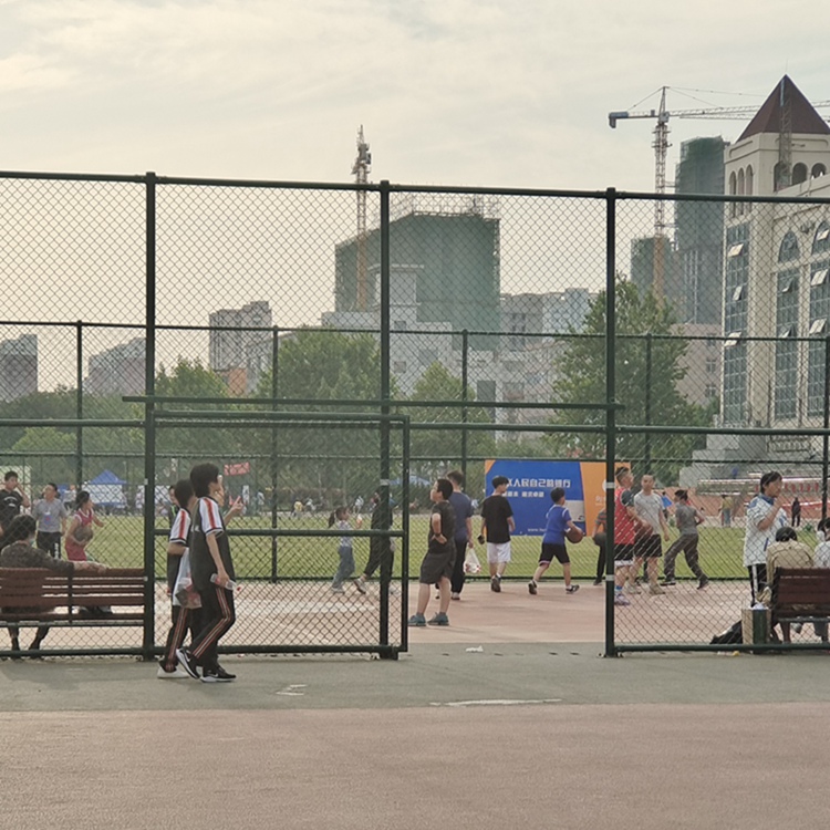 籃球場單開門 籃球場單開門