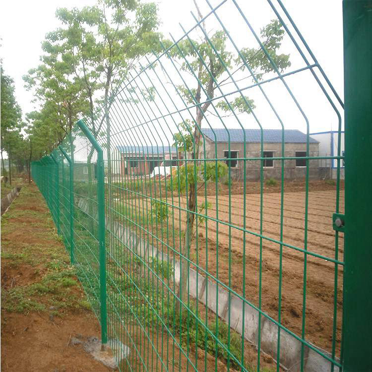 山東運河北岸隔離柵供應商圖片3