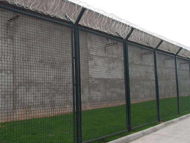 防沖跳鋼網(wǎng)墻 防沖跳鋼網(wǎng)墻