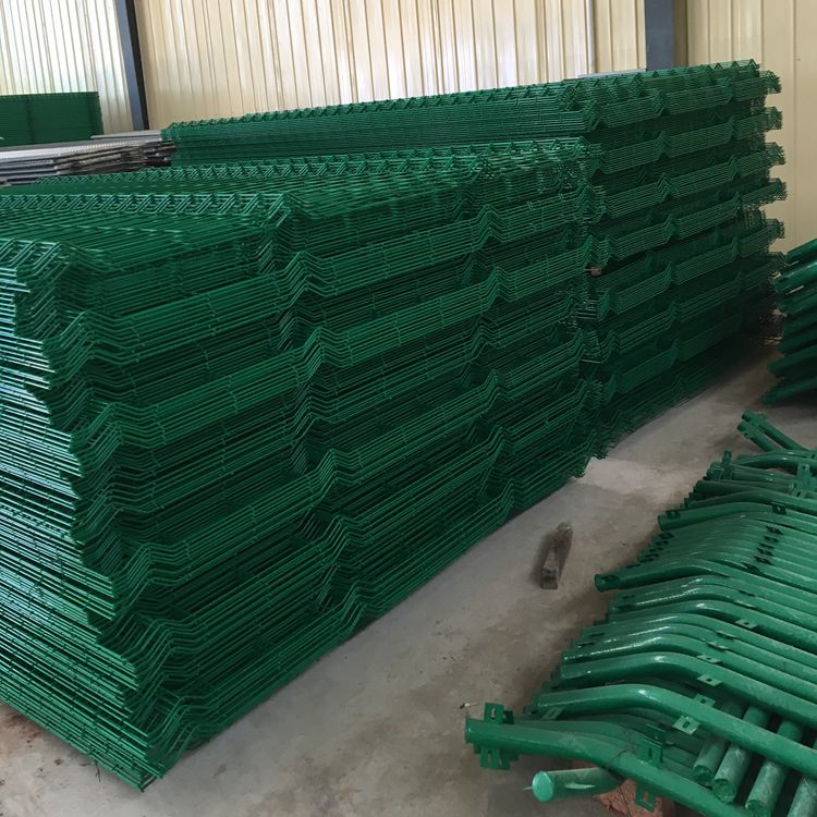 山東養(yǎng)殖魚塘框架圍欄網(wǎng)價(jià)位低廉十分安全可靠圖片3 山東養(yǎng)殖魚塘框架圍欄網(wǎng)價(jià)位低廉十分安全可靠圖片3