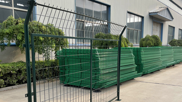 浸塑護(hù)欄網(wǎng)定制18631858321 浸塑護(hù)欄網(wǎng)定制18631858321