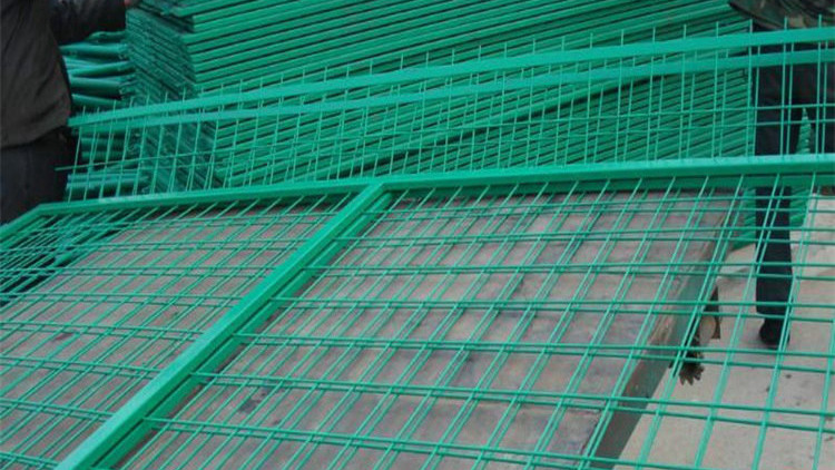 浸塑護欄網18631858321 浸塑護欄網18631858321