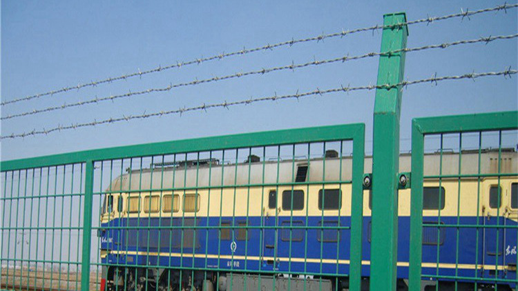 帶刺繩鐵路柵欄18631858321 帶刺繩鐵路柵欄18631858321