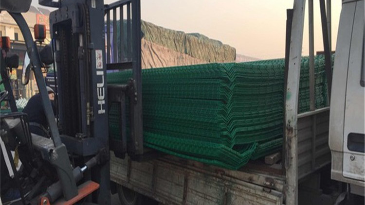 護欄網發貨18631858321 護欄網發貨18631858321