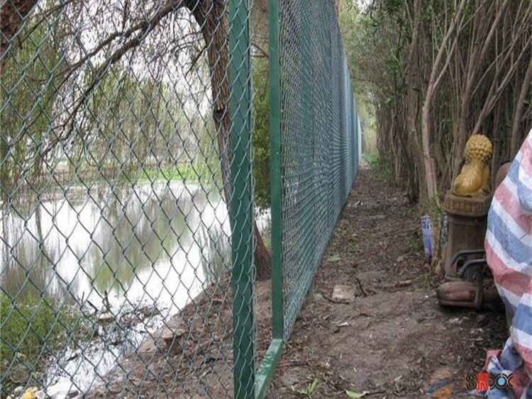 勾花網(wǎng)隔離網(wǎng)18631858321 勾花網(wǎng)隔離網(wǎng)18631858321