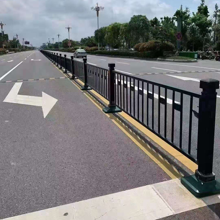 公路護欄隔離18631858321 公路護欄隔離18631858321