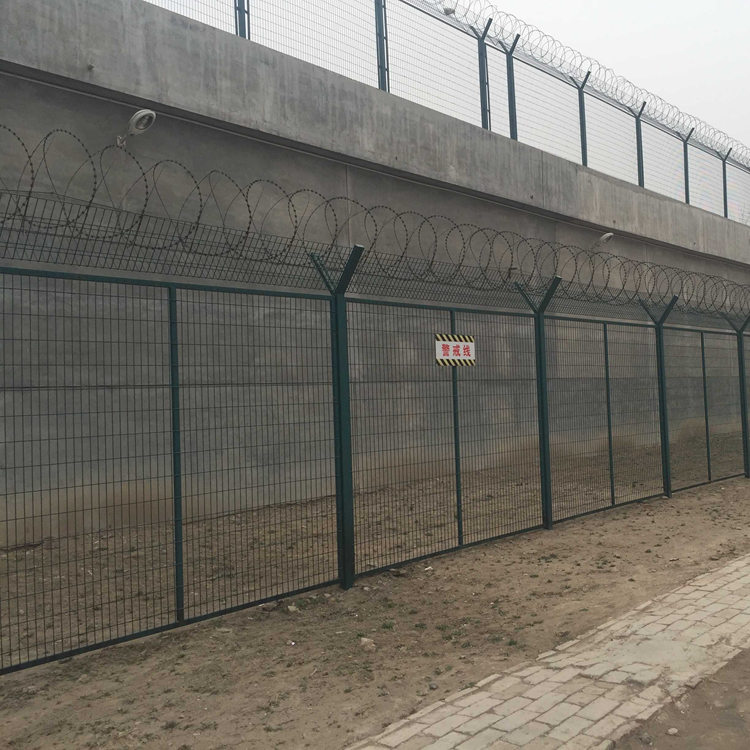 軍事鋼網(wǎng)墻18631858321 軍事鋼網(wǎng)墻18631858321