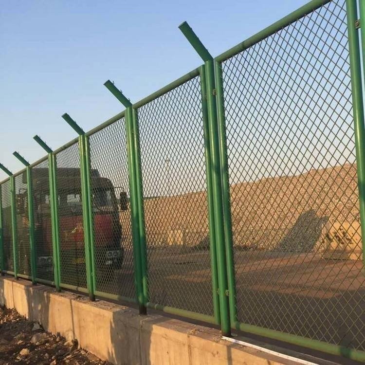 斜方孔護(hù)欄網(wǎng)圖片3 斜方孔護(hù)欄網(wǎng)圖片3