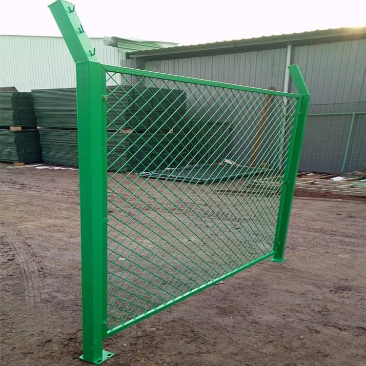 斜方孔護(hù)欄網(wǎng)圖片4 斜方孔護(hù)欄網(wǎng)圖片4