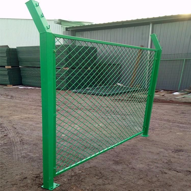 森林場區(qū)護欄網(wǎng)圖片2