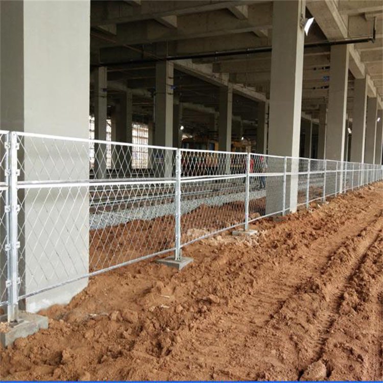 高速公路熱鍍鋅護(hù)欄網(wǎng)圖片1 高速公路熱鍍鋅護(hù)欄網(wǎng)圖片1