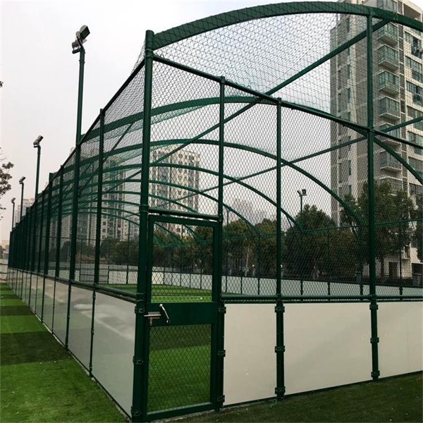 籃球場(chǎng)護(hù)欄網(wǎng)圖片3 籃球場(chǎng)護(hù)欄網(wǎng)圖片3