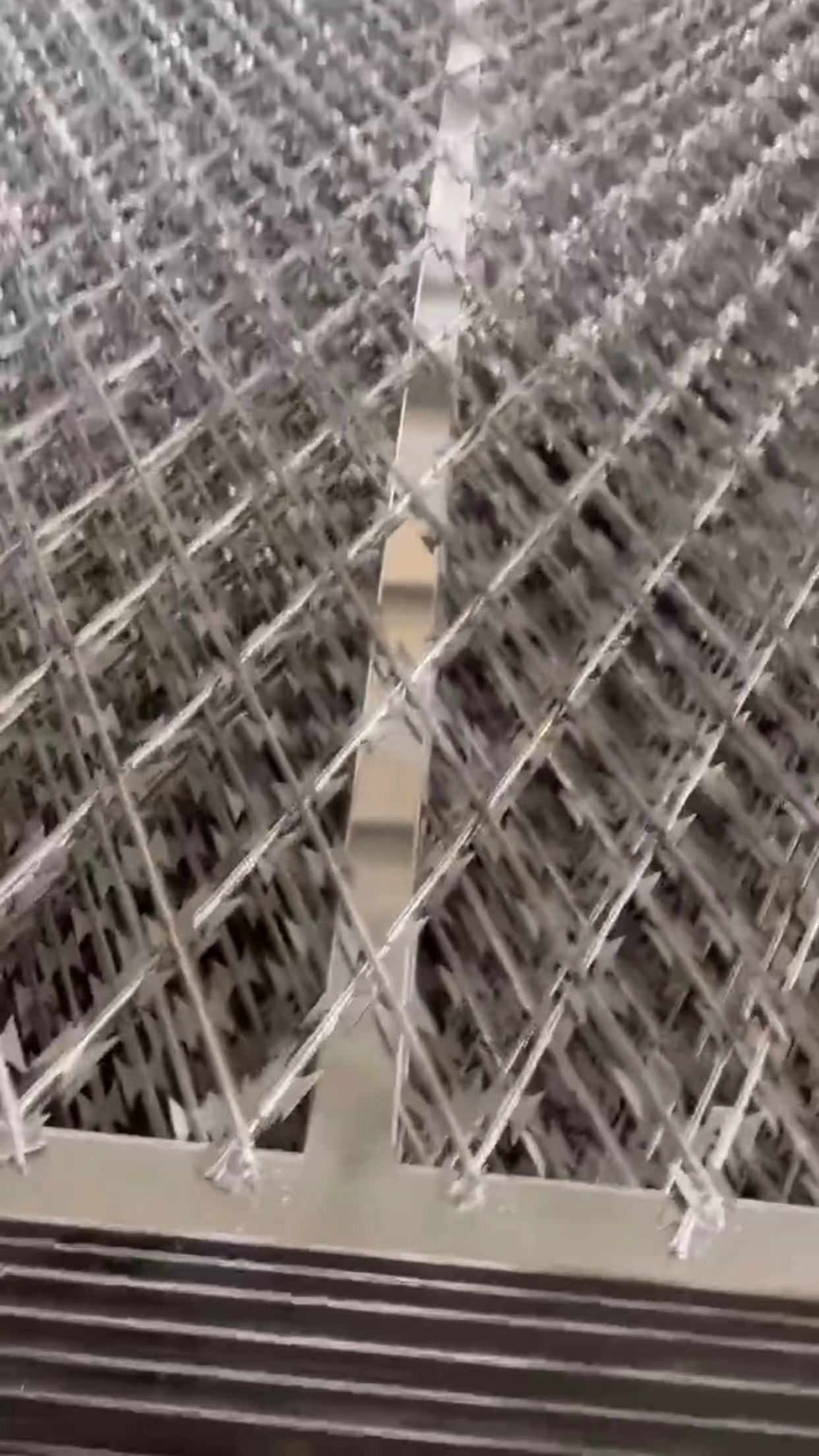 焊接刀片刺網(wǎng)圖片1 焊接刀片刺網(wǎng)圖片1